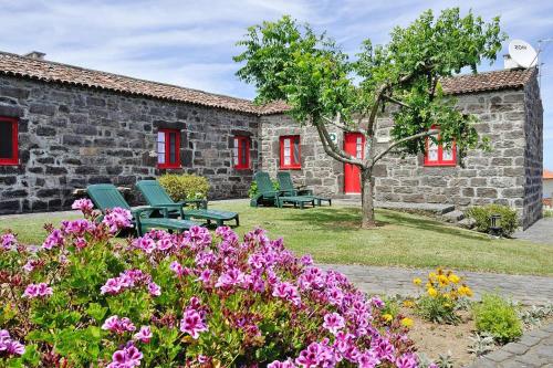  Holiday home in Lomba da Fazenda with a garden, Pension in São Jorge