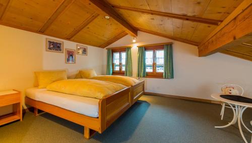 room detail thumbnail 2