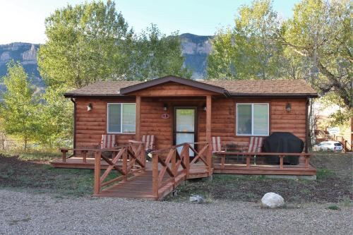 Eycat Lodging Company Guest House - Hotel - Wapiti