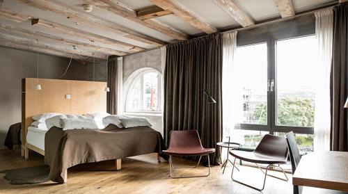 1 queen bed