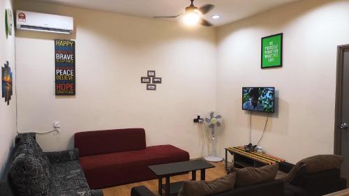 . Hornbill Homestay Samarahan