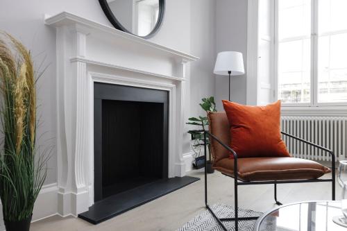 Luxurious Apartment on Notable George Street - image 9