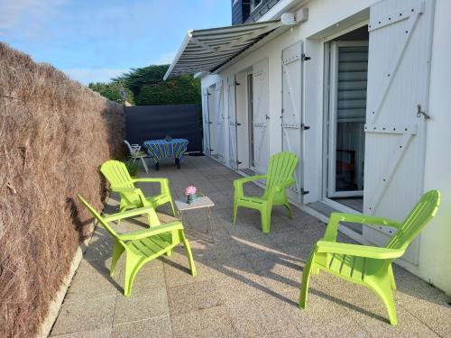 Comfortable holiday home between Cote Sauvage and sandy beaches