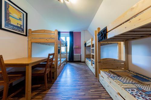 1 bunk bed