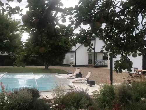 Gîte chalet-piscine "Belle-Etoile" Touraine Anjou (Gite chalet-piscine "Belle-Etoile" Touraine Anjou) in กู๊ร์แซลล์ ออง ตูแรน