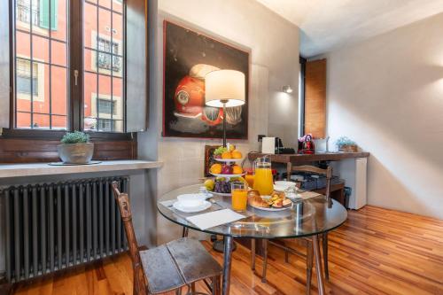 Il Garbo Apartments and Suite 1