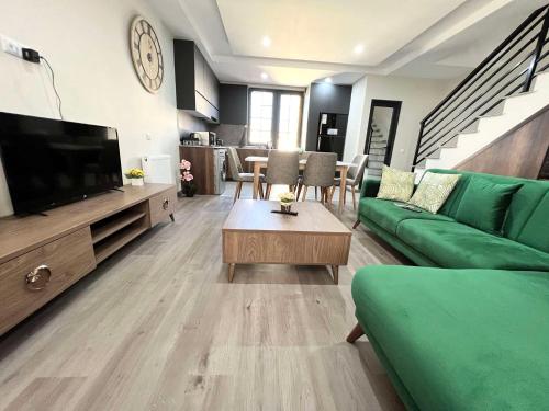 Seaview Villa with Roof-Top - Accommodation - Batumi