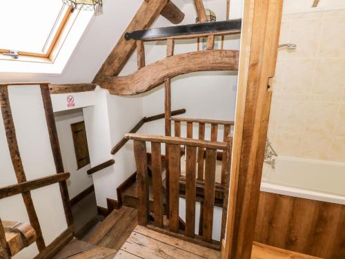 Wilstone Cottage - image 5