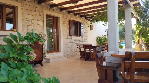 Stone Villa Olea - Holiday house in olive grove