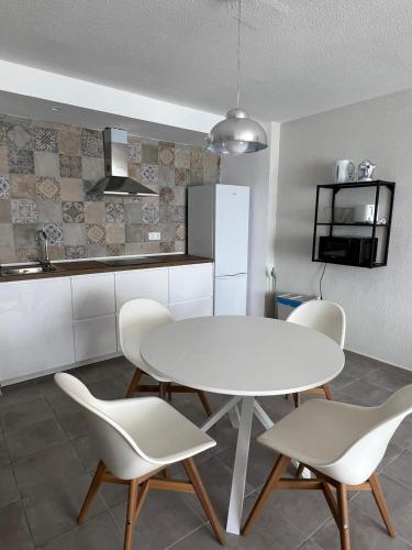 Apartamentos La Mar - image 3