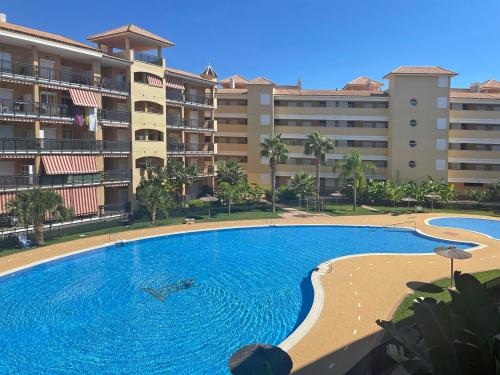  Global Properties, Acogedor apartamento con terraza y piscina en Canet in 46529 Canet de Berenguer