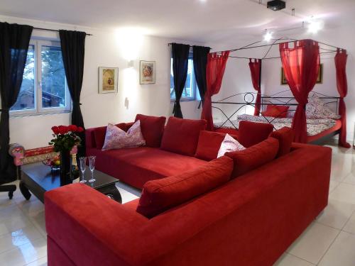 Large Studio (2 Adults)