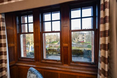 Savoy Park Hotel - image 6