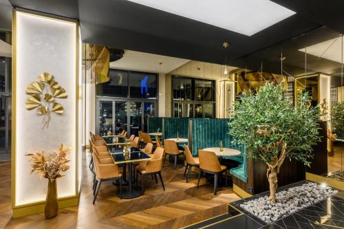 Emerald Hotel by Continental Group