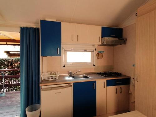 BOOK >> Tobacco Road camping Sirolo (Italy)