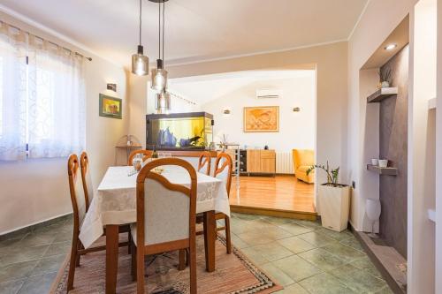 Villa Leona in Jursiči