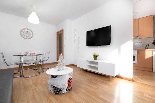 Apartamento en Sabiñánigo con amplia y soleada terraza