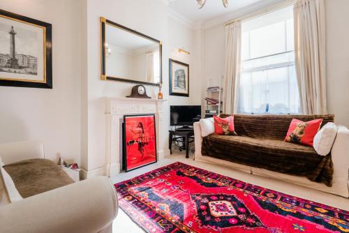 Classy and spacious one bedroom flat in amazing location, London (photo 2)