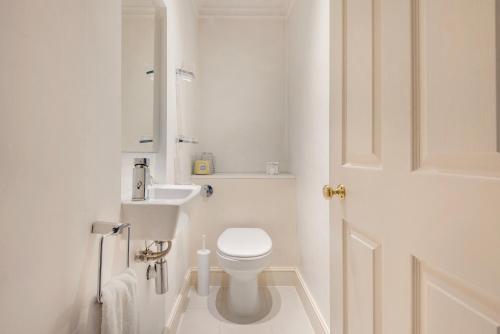 Classy and spacious one bedroom flat in amazing location, London (photo 10)