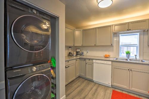 Cozy Denver Home with Hot Tub, 2 miles to Dtwn!