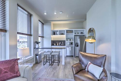 Sleek, Newly Updated Downtown San Marcos Apt!