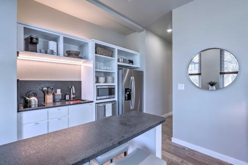 Sleek, Newly Updated Downtown San Marcos Apt!