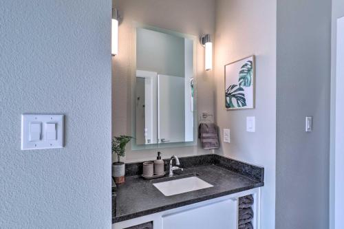 Sleek, Newly Updated Downtown San Marcos Apt!