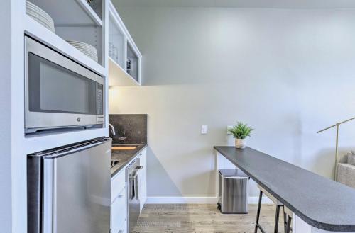 Bright San Marcos Apartment with Ideal Location in San Marcos, USA