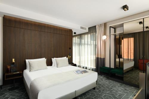 Emerald Hotel by Continental Group