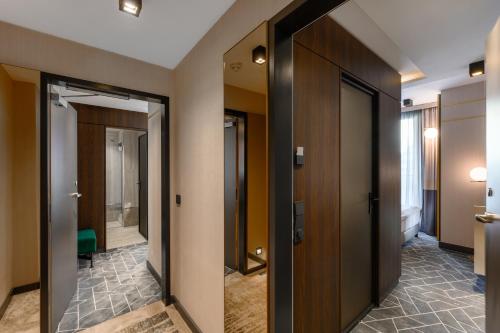 Emerald Hotel by Continental Group