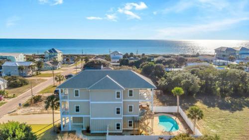 Four-Bedroom Holiday Home
