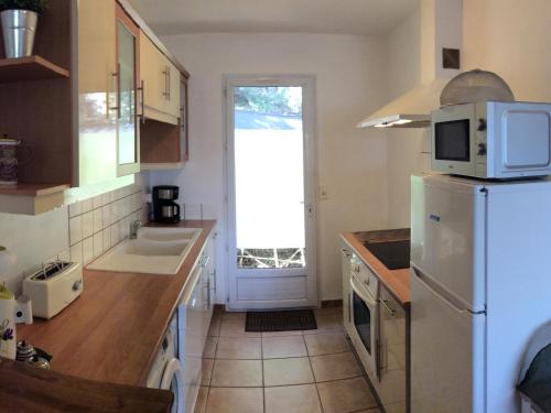2 bedrooms, 3 beds