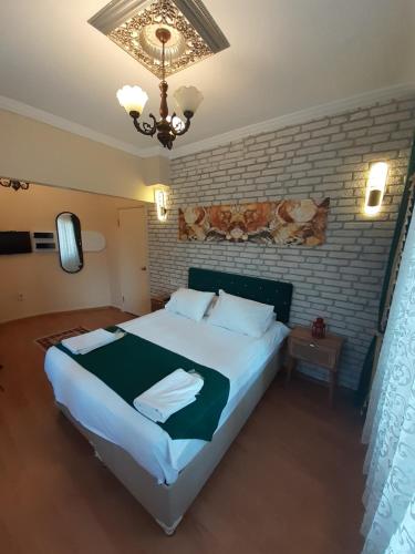 One-Bedroom Suite image 6