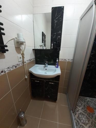 One-Bedroom Suite image 2