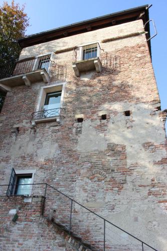 Massimago Wine Tower 4