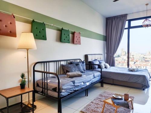 2 bedrooms, 7 beds