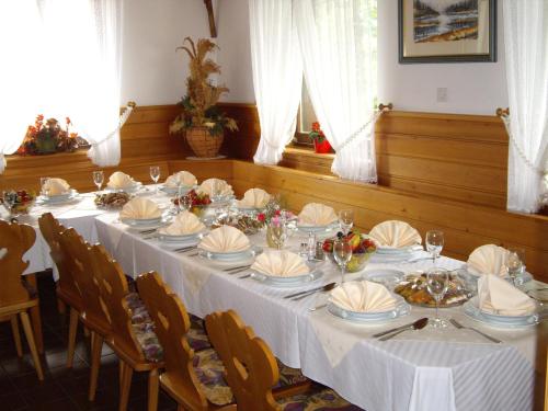 Ресторан, Turisticna kmetija Ramsak in Жреце