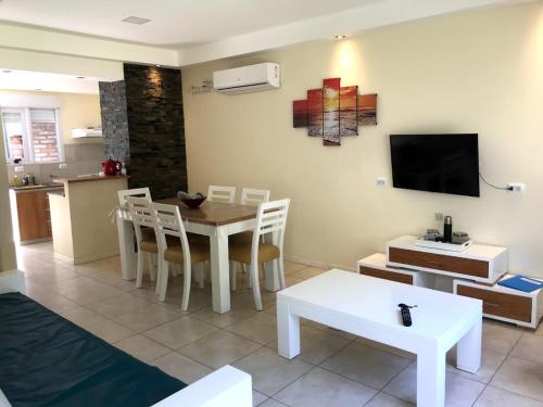 Cabañas Sendero de Pinos - Alquileres RV (Cabanas Sendero de Pinos - Alquileres RV) in Monte Hermoso
