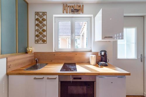 Love N Chic 3 Studios Disneyland 5 min in Шеси