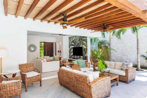 Three-Bedroom Villa 3 image 9