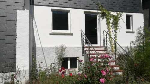 Historisches Ferienhaus "Schwalbennest" mit Eseln in Holzhausen, Deutschland