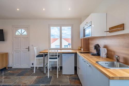 Love N Chic 3 Studios Disneyland 5 min in Шеси