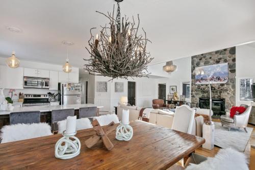 Why Not - A Gorgeous Designer Decorated West Dover Home Located Next To Mt Snow Golf Club and Ski Mountain home - image 3