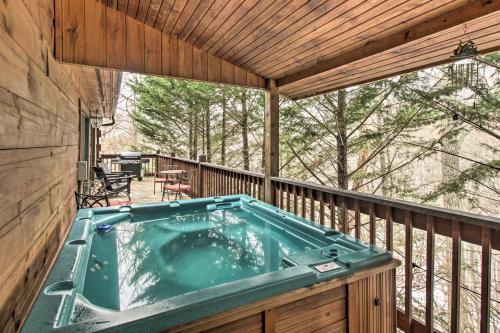 Idyllic Massanutten Resort Home with Hot Tub! - McGaheysville