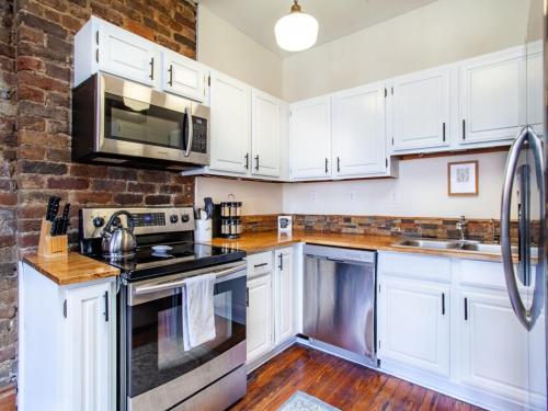 Cozy Old City Loft - Minutes from Market Square in Knoxville, USA