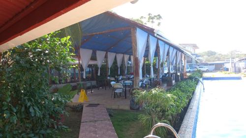 Hotel la Cueva Limon in Puerto Limon