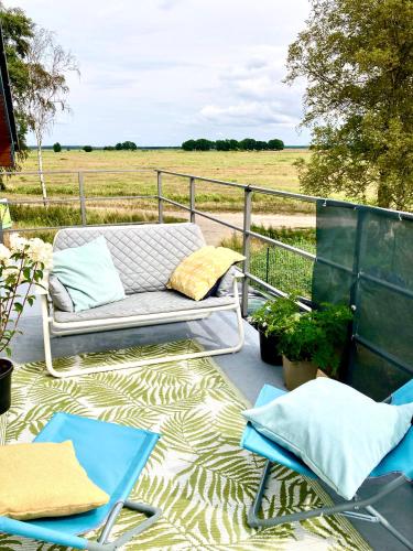 Apartament z Jaskółką piętro- duży 90 m2 plus taras (Apartament z Jaskolka pietro- duzy 90 m2 plus taras) in Smoldzino