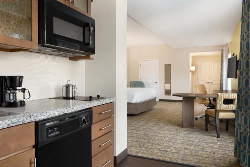 Candlewood Suites - Safety Harbor an IHG Hotel - image 10