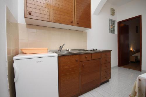Apartment Metajna 4120c