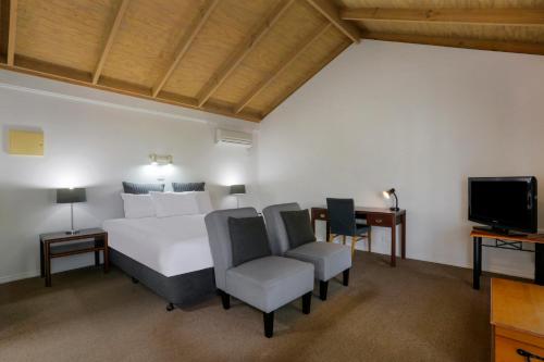 The Great Ocean Road Studios Room Type - Standard King Room